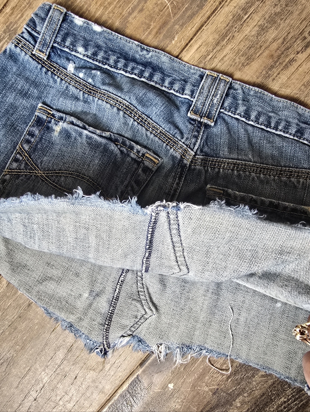 Vintage Abercrombie Distressed Denim Mini Skirt 8 - Picture 4 of 4